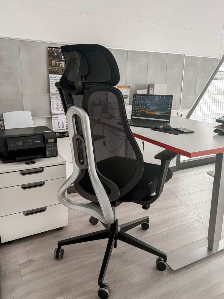 Kancelářské pracovní místo
