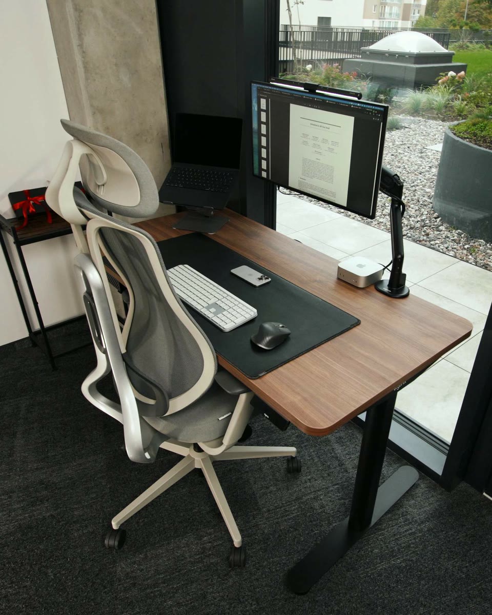OmniSit Pro at a customer's workspace: Study